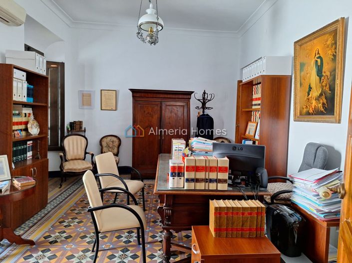 Image No.4-4 Bed Townhouse for sale