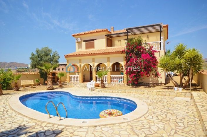 Image No.3-Villa de 3 chambres à vendre à Zurgena