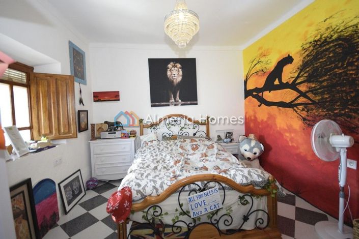 Image No.12-Maison de campagne de 7 chambres à vendre à Arboleas