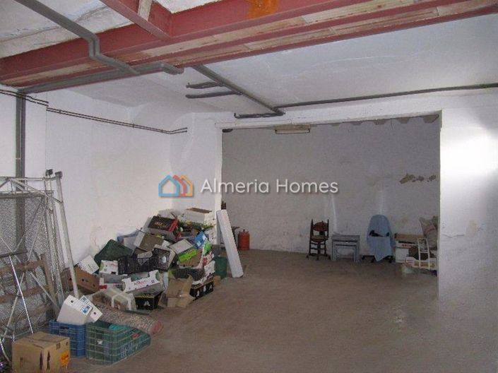 Image No.15-4 Bed Townhouse for sale