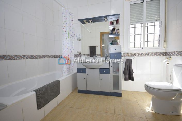 Image No.15-3 Bed Villa for sale