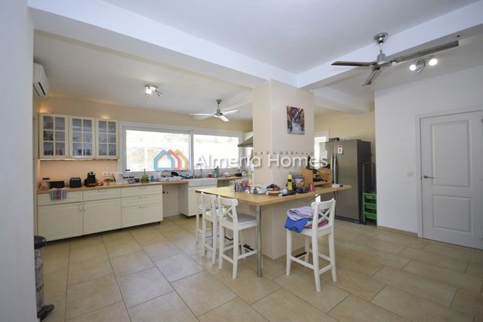 Image No.8-Villa de 6 chambres à vendre à Cuevas del Almanzora