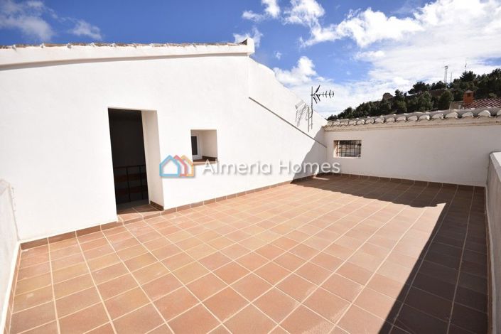 Image No.13-4 Bed Townhouse for sale