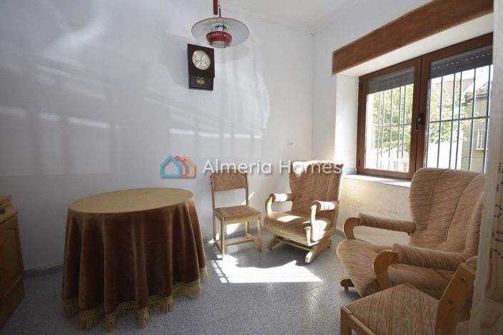 Image No.2-4 Bed Townhouse for sale