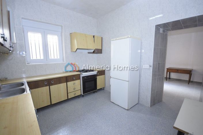 Image No.7-4 Bed Townhouse for sale