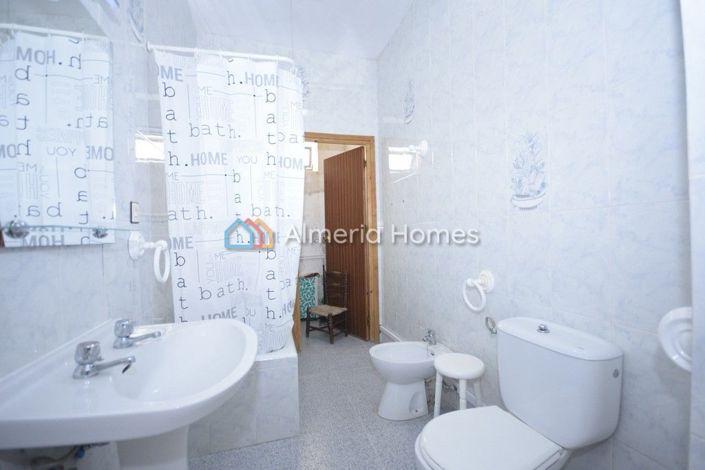 Image No.8-4 Bed Townhouse for sale