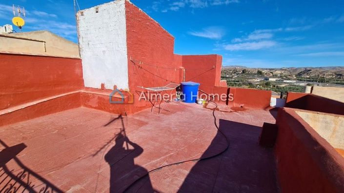 Image No.17-4 Bed Townhouse for sale