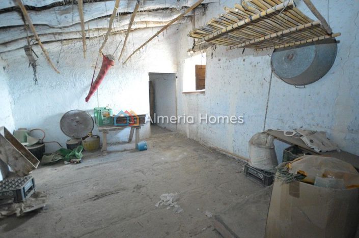 Image No.10-Maison de campagne de 4 chambres à vendre à Oria