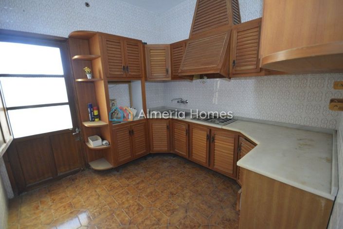 Image No.14-5 Bed Townhouse for sale