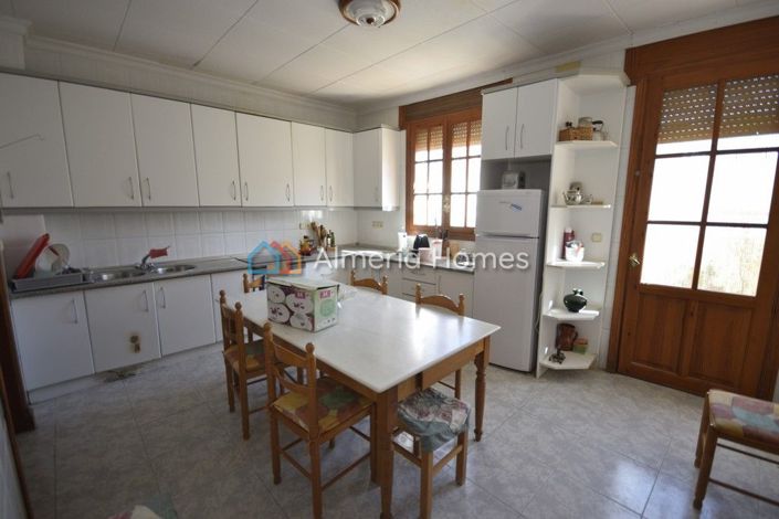 Image No.3-5 Bed Townhouse for sale