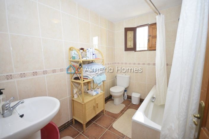 Image No.19-3 Bed Villa for sale