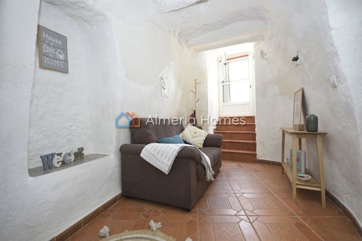 Image No.15-3 Bed House for sale