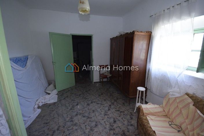 Image No.11-Maison de campagne de 4 chambres à vendre à Oria