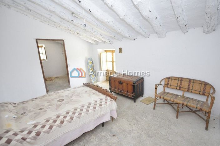 Image No.18-Maison de campagne de 4 chambres à vendre à Oria