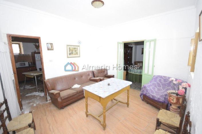 Image No.5-Maison de campagne de 4 chambres à vendre à Oria