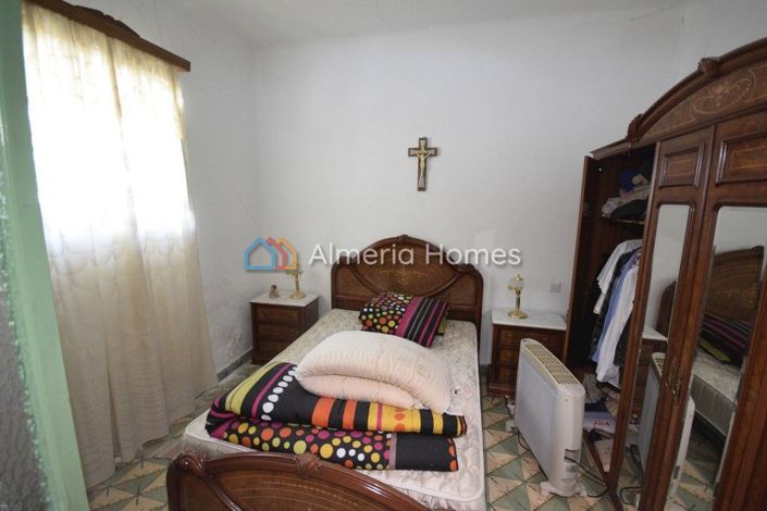 Image No.9-Maison de campagne de 4 chambres à vendre à Oria