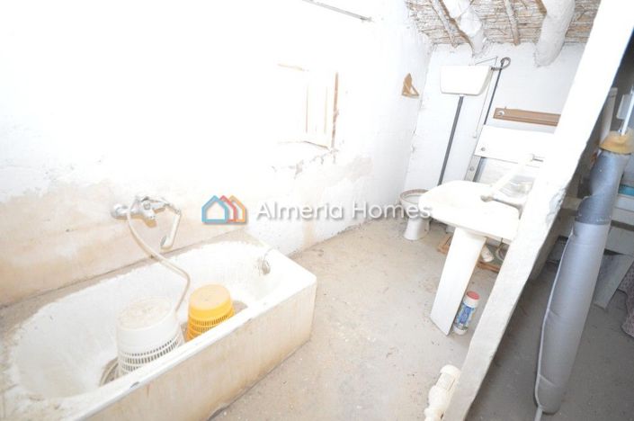 Image No.18-4 Bed Townhouse for sale