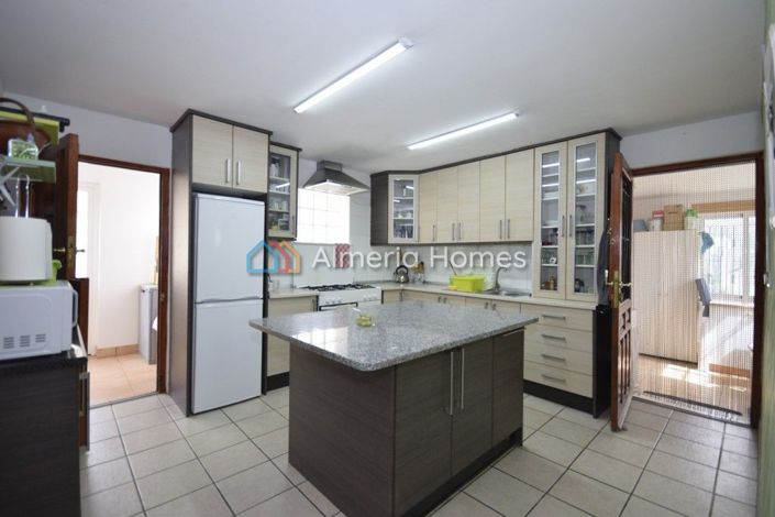 Image No.7-Maison de campagne de 5 chambres à vendre à Velez-Rubio