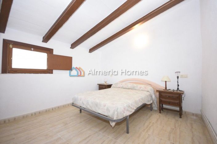 Image No.18-6 Bed Country House for sale