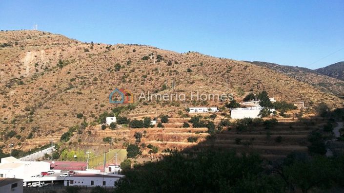 Image No.9-2 Bed Townhouse for sale