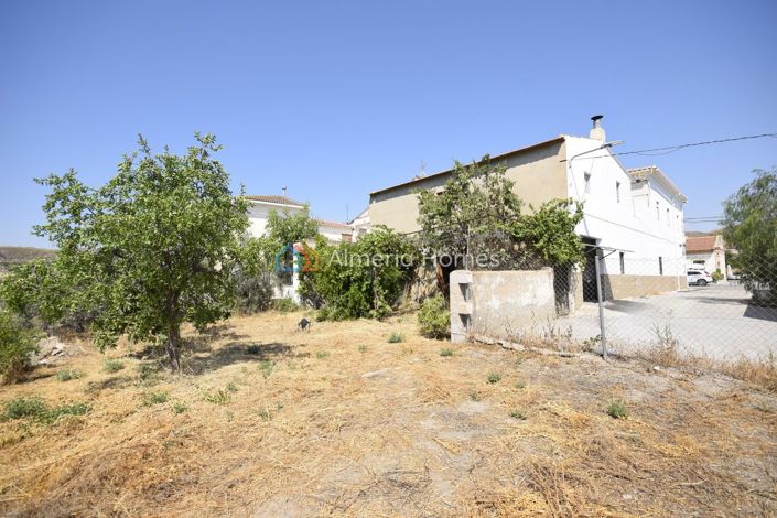 Image No.21-3 Bed Townhouse for sale