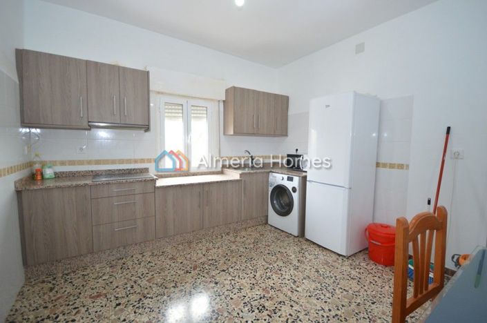 Image No.5-3 Bed Townhouse for sale