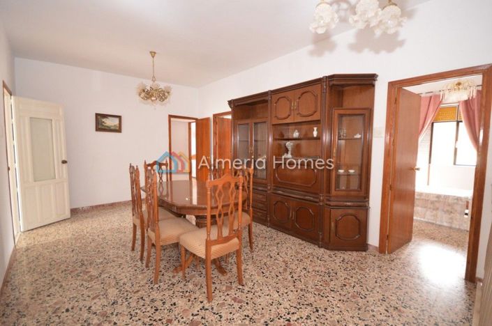 Image No.9-3 Bed Townhouse for sale