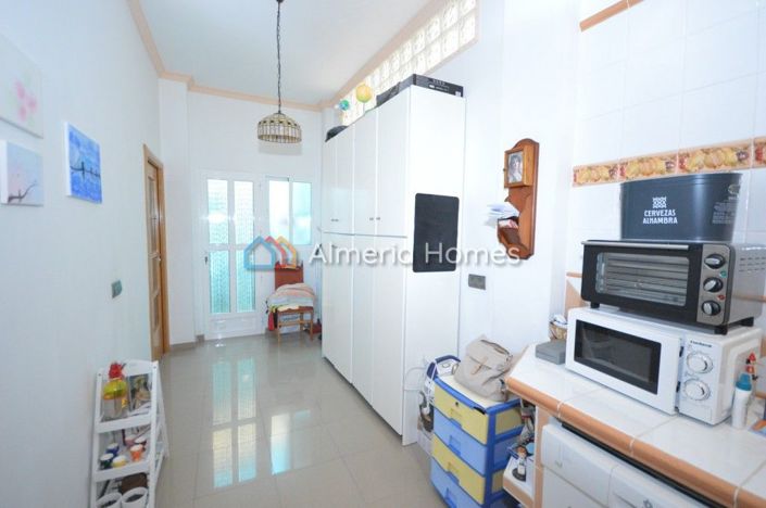 Image No.5-4 Bed Townhouse for sale