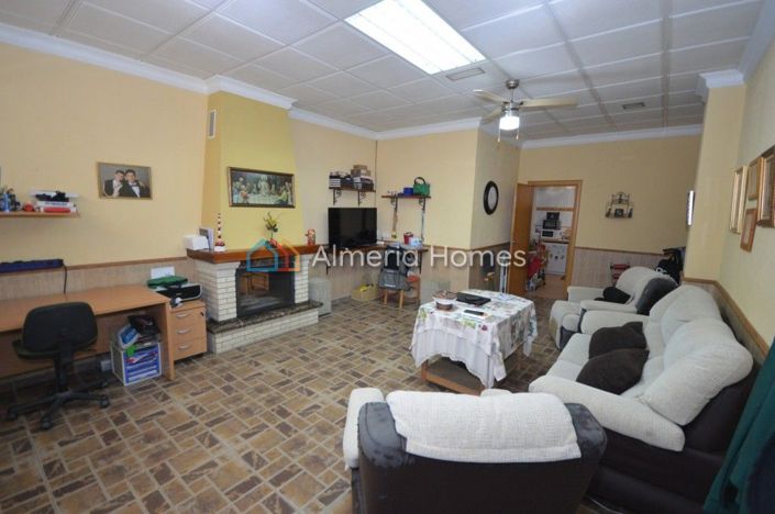 Image No.7-4 Bed Townhouse for sale