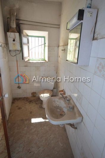 Image No.20-Maison de campagne de 3 chambres à vendre à Oria