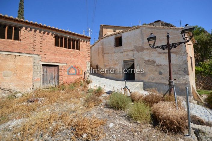 Image No.4-Maison de campagne de 3 chambres à vendre à Oria