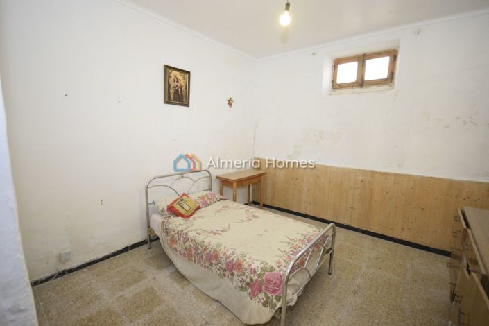 Image No.10-5 Bed Townhouse for sale