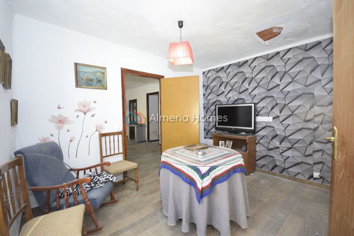 Image No.6-5 Bed Townhouse for sale