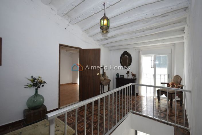 Image No.10-4 Bed Townhouse for sale