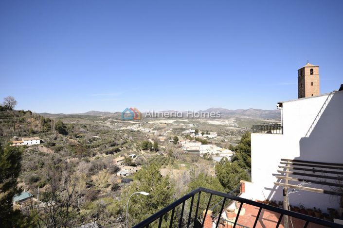 Image No.14-4 Bed Townhouse for sale