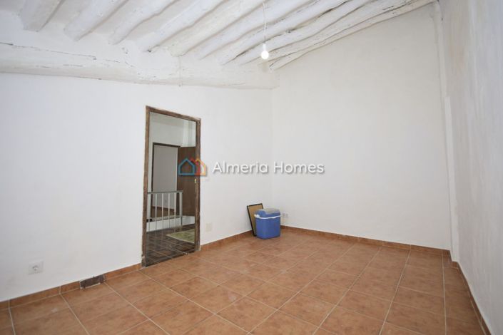 Image No.18-4 Bed Townhouse for sale