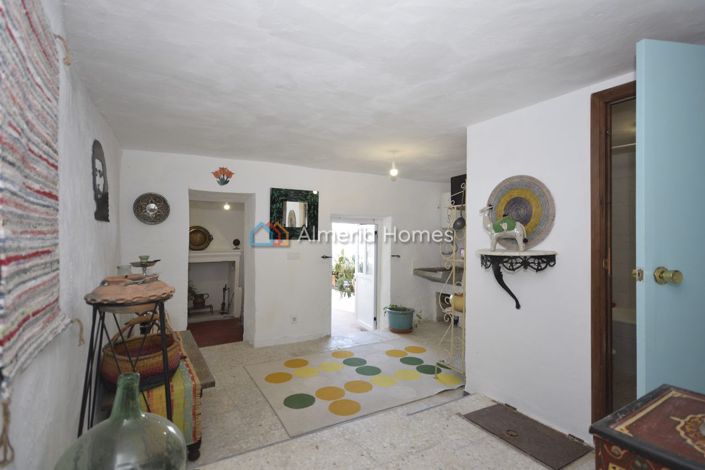 Image No.19-4 Bed Townhouse for sale