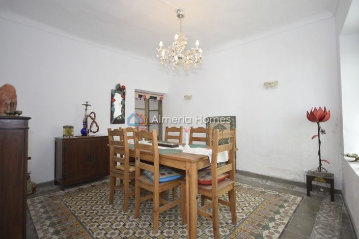 Image No.3-4 Bed Townhouse for sale