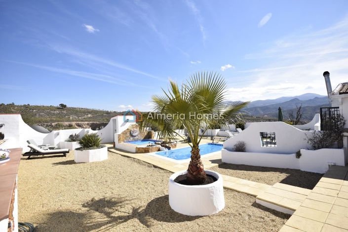 Image No.7-4 Bed Villa for sale