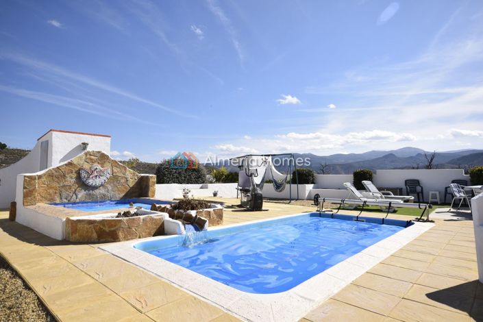 Image No.8-4 Bed Villa for sale