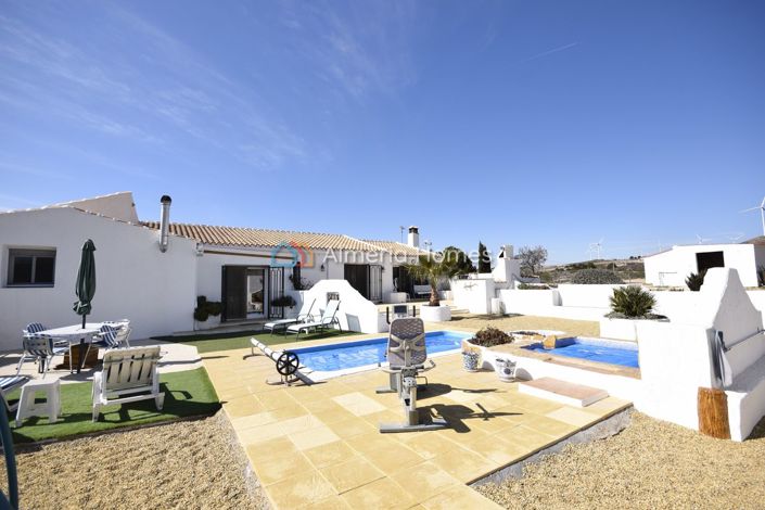 Image No.10-4 Bed Villa for sale