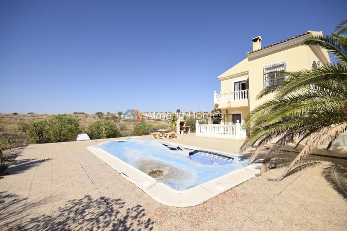 Image No.9-3 Bed Villa for sale