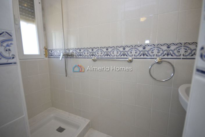 Image No.29-5 Bed Villa for sale