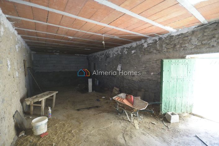 Image No.28-6 Bed Townhouse for sale