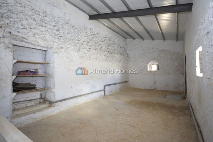 Image No.29-6 Bed Townhouse for sale