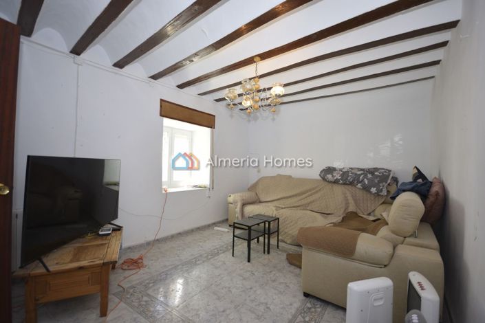 Image No.7-6 Bed Townhouse for sale