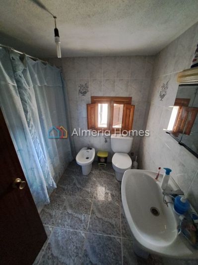 Image No.15-Maison de campagne de 3 chambres à vendre à Baza