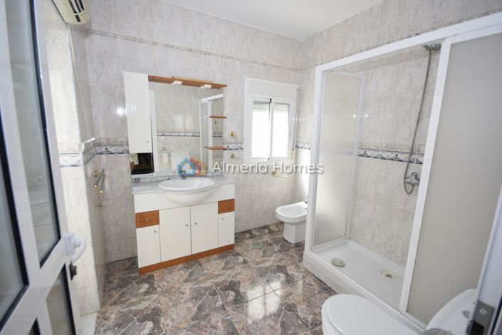 Image No.10-3 Bed Townhouse for sale