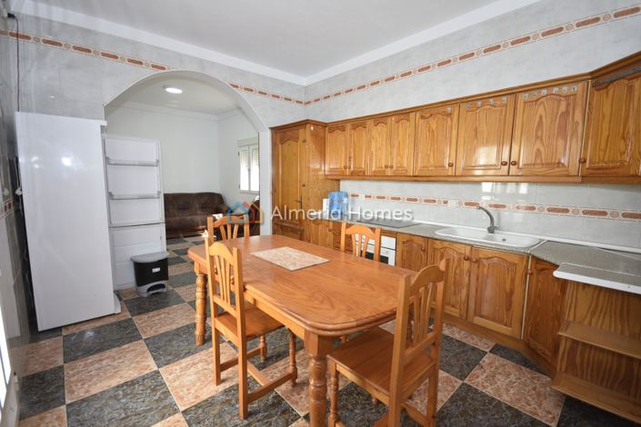 Image No.14-3 Bed Townhouse for sale