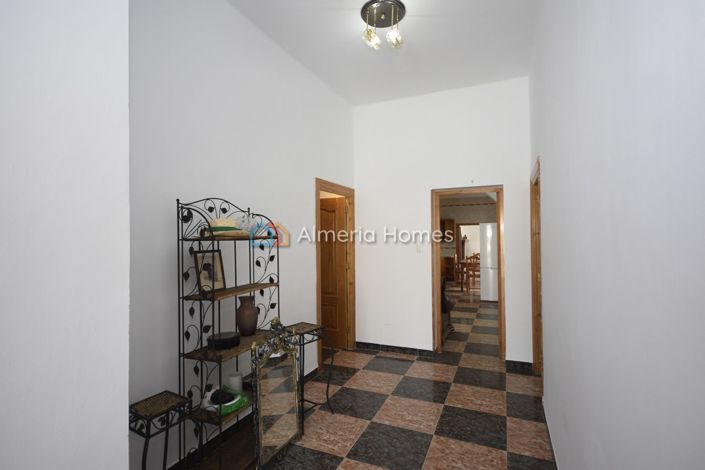 Image No.4-3 Bed Townhouse for sale